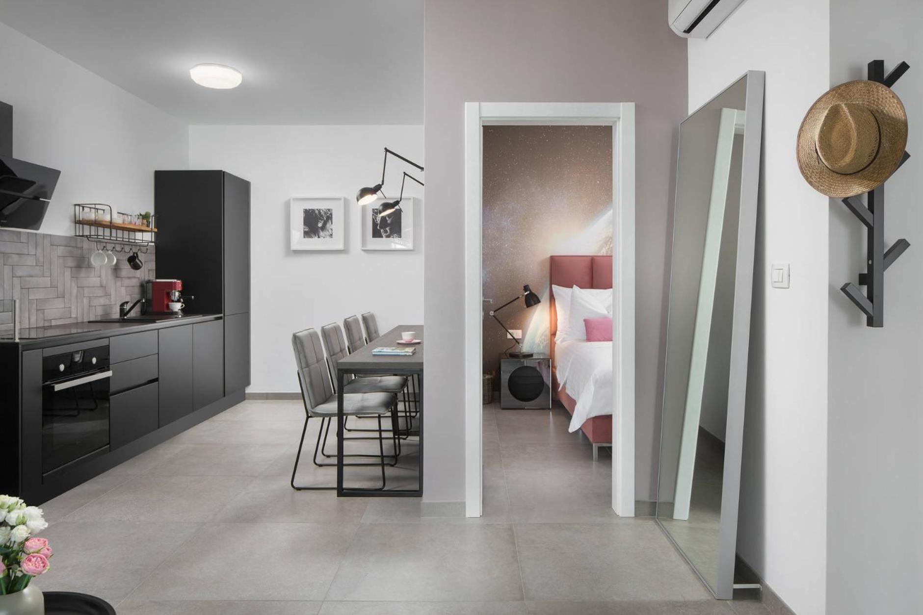 Olive Hill House - Ground Floor Apartment Slatine Luaran gambar